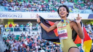 足坛年度十大新闻出炉，各界议论不断